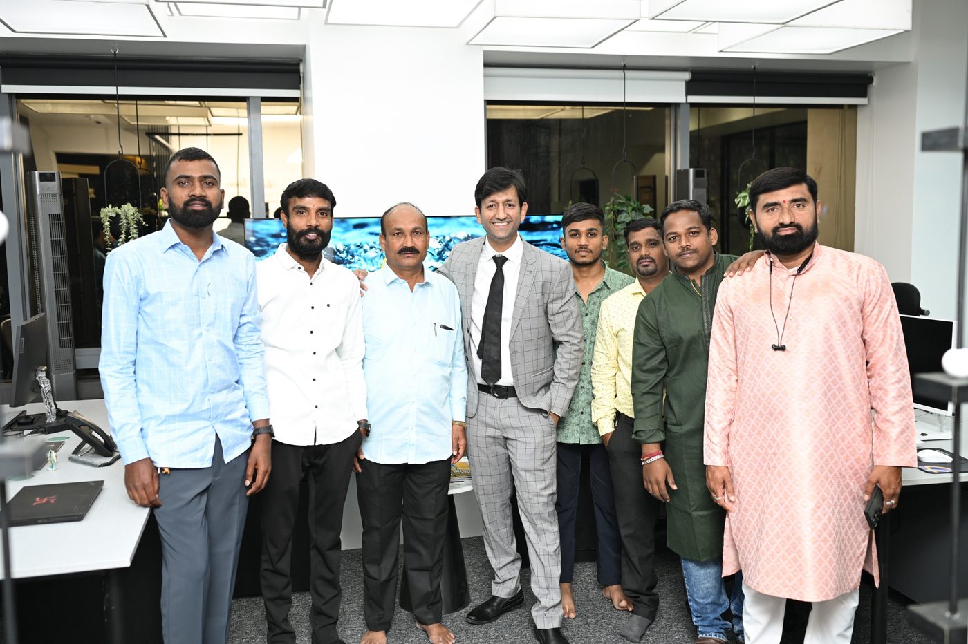 Office & team moment 3