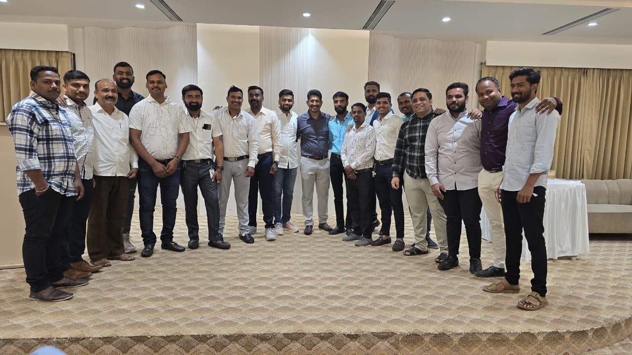 Office & team moment 8
