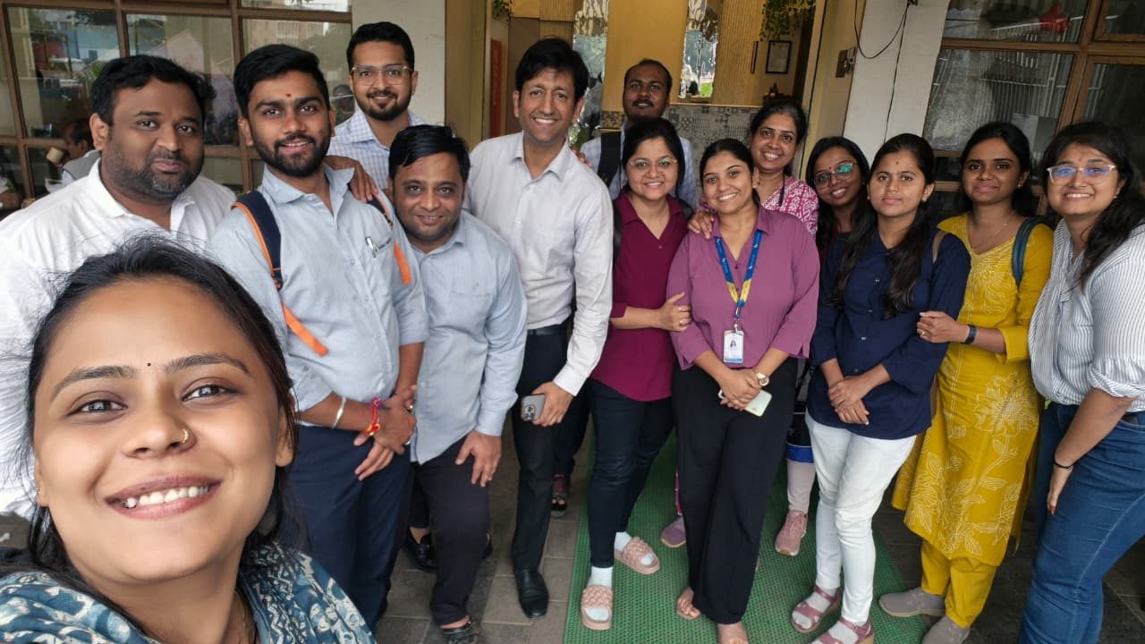 Office & team moment 33